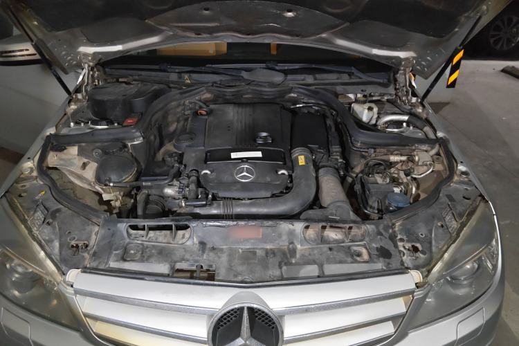 Used Mercedes-Benz C-Class 2010 C 200 CGI Fashion Model Engine Bay