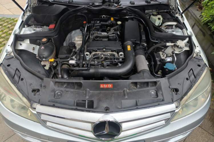 Used Mercedes-Benz C-Class 2010 C 200 CGI Elegance Model Engine Bay