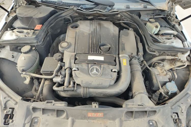 Used Mercedes-Benz C-Class 2010 C 200 CGI Fashion Model Engine Bay