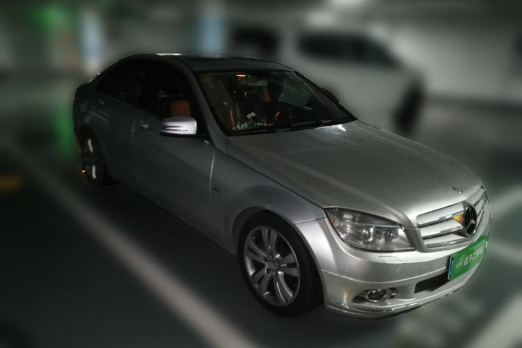Used Mercedes-Benz C-Class 2010 C 200 CGI Fashion Model Front Right 45 Deg