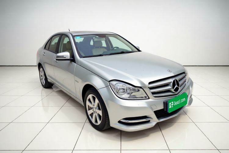 Used Mercedes-Benz C-Class 2010 C 180K Classic model Front Right 45 Deg