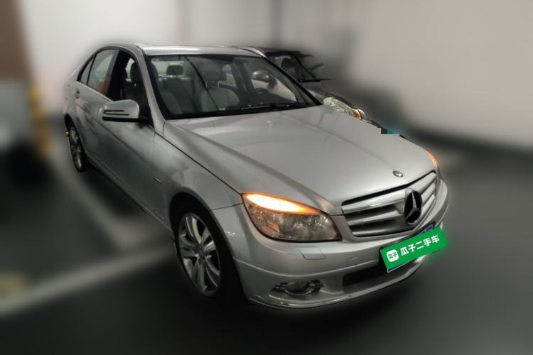 Used Mercedes-Benz C-Class 2010 C 200 CGI Fashion Model Front Right 45 Deg