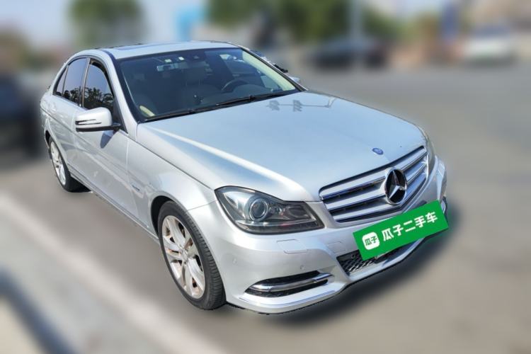 Used Mercedes-Benz C-Class 2010 C 200 CGI Elegance Model Front Right 45 Deg
