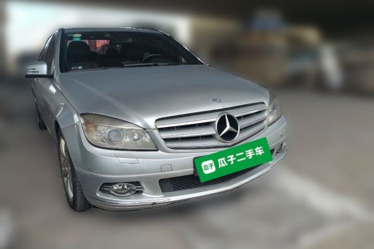 Used Mercedes-Benz C-Class 2010 C 200 CGI Fashion Model Front Right 45 Deg