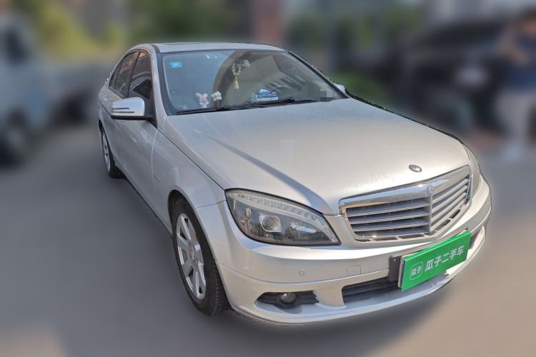 Used Mercedes-Benz C-Class 2010 C 180K Classic model Front Right 45 Deg