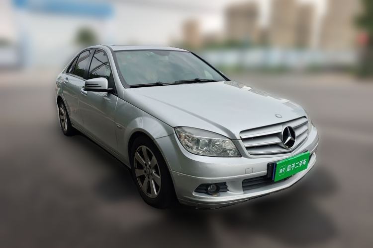 Used Mercedes-Benz C-Class 2010 C 180K Classic model Front Right 45 Deg