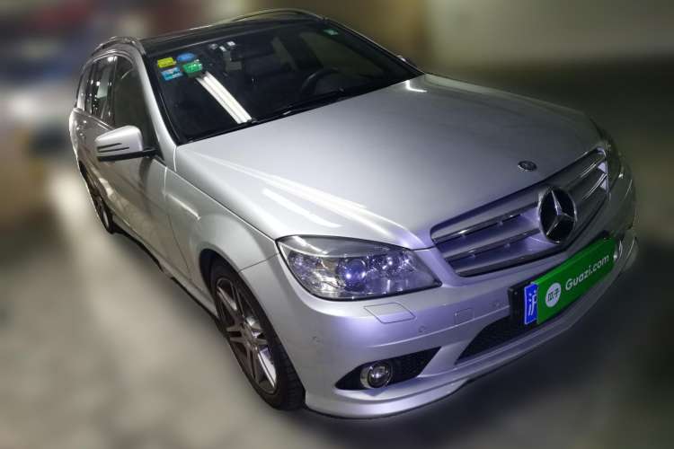 Used Mercedes-Benz C-Class 2010 C 300 Estate Front Right 45 Deg