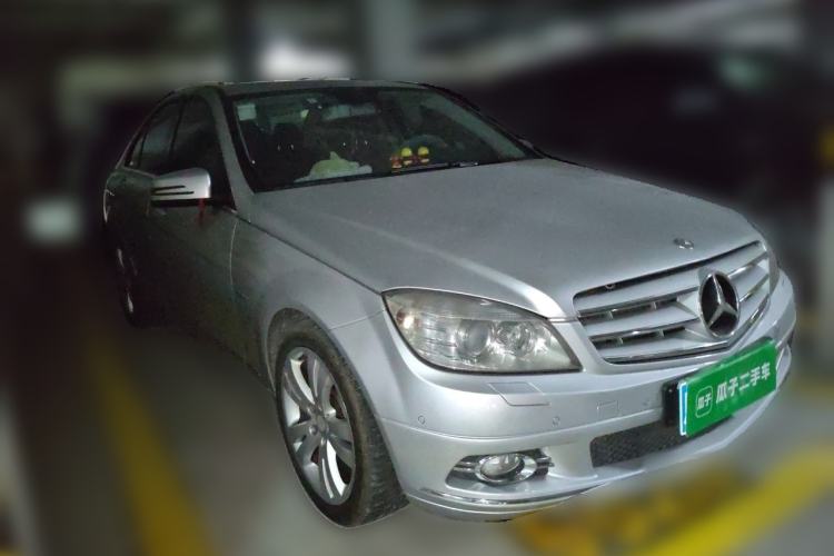 Used Mercedes-Benz C-Class 2010 C 200 CGI Fashion Model Front Right 45 Deg