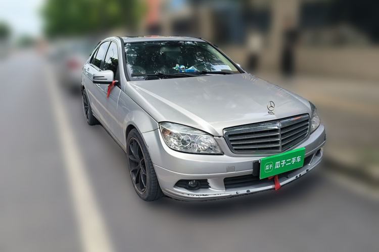 Used Mercedes-Benz C-Class 2010 C 180K Classic model Front Right 45 Deg