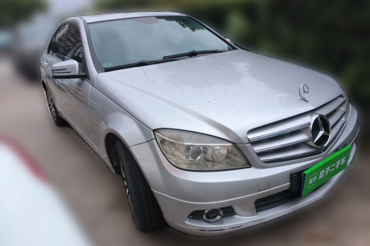 Used Mercedes-Benz C-Class 2010 C 200 CGI Elegance Model Front Right 45 Deg