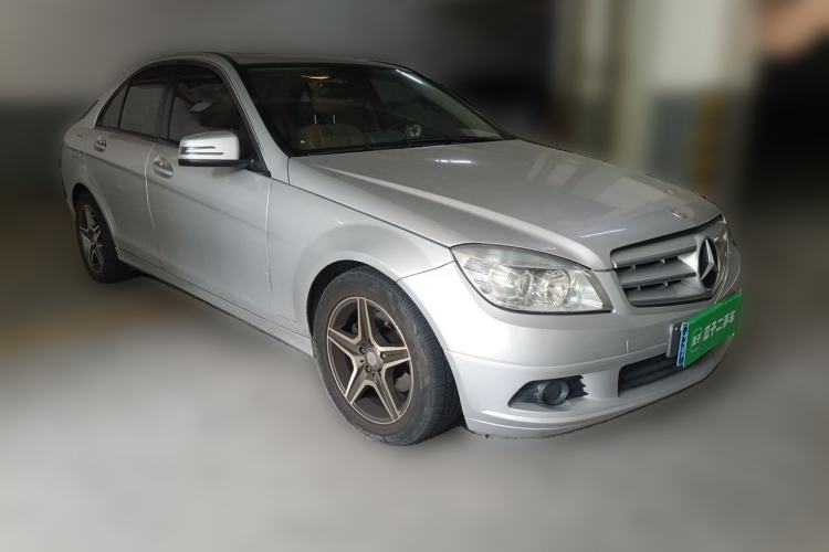Used Mercedes-Benz C-Class 2010 C 180K Classic model Front Right 45 Deg