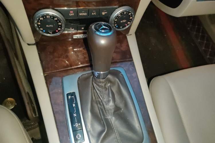 Used Mercedes-Benz C-Class 2010 C 200 CGI Elegance Model Gear Lever
