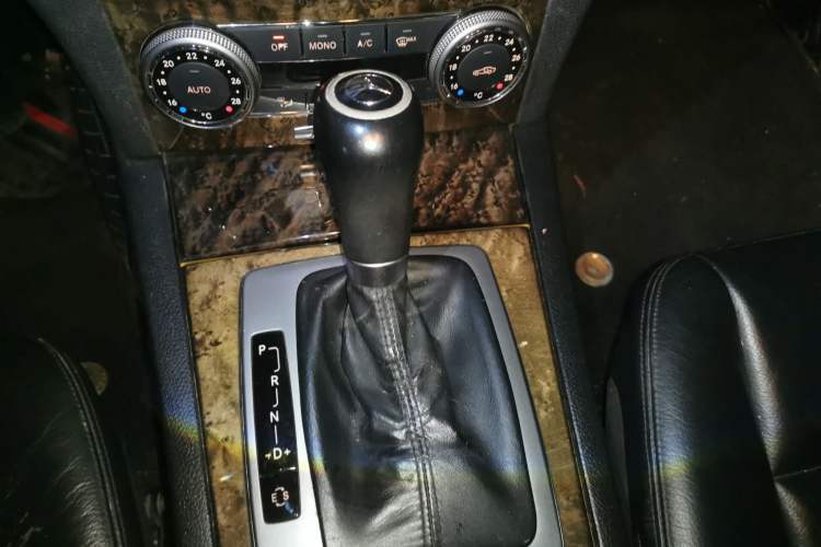 Used Mercedes-Benz C-Class 2010 C 200 CGI Fashion Model Gear Lever