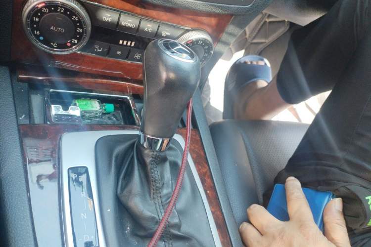 Used Mercedes-Benz C-Class 2010 C 200 CGI Elegance Model Gear Lever