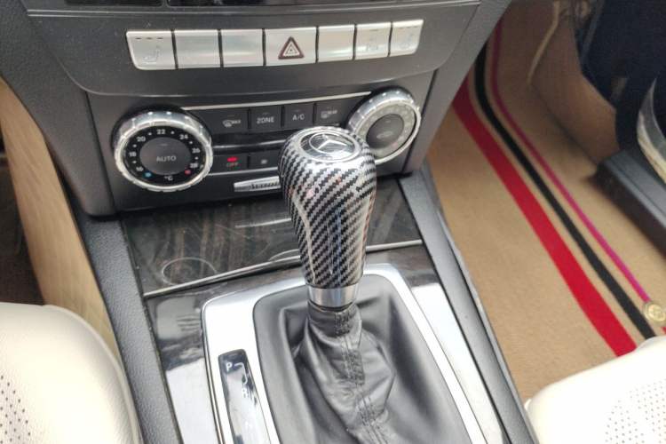 Used Mercedes-Benz C-Class 2010 C 200 CGI Fashion Model Gear Lever