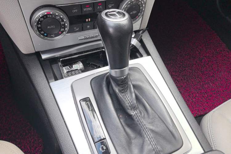 Used Mercedes-Benz C-Class 2010 C 200 CGI Estate Gear Lever