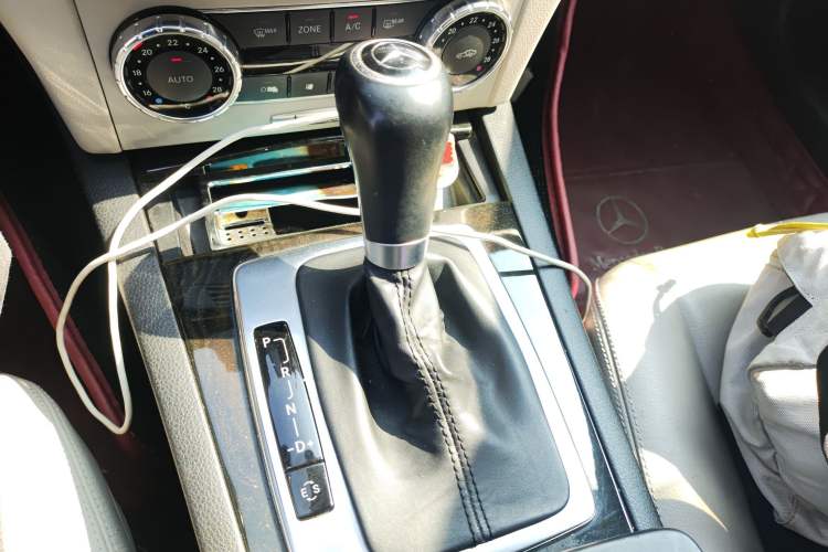 Used Mercedes-Benz C-Class 2010 C 200 CGI Elegance Model Gear Lever