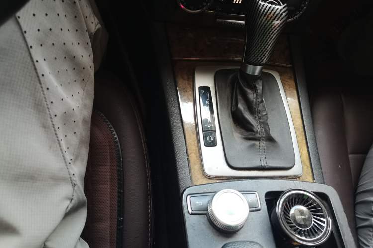 Used Mercedes-Benz C-Class 2010 C 200 CGI Fashion Model Gear Lever