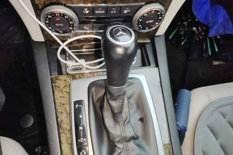 Used Mercedes-Benz C-Class 2010 C 260 CGI Sport Edition Gear Lever