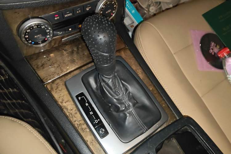 Used Mercedes-Benz C-Class 2010 C 200 CGI Fashion Model Gear Lever