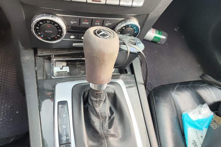 Used Mercedes-Benz C-Class 2010 C 200 CGI Fashion Model Gear Lever
