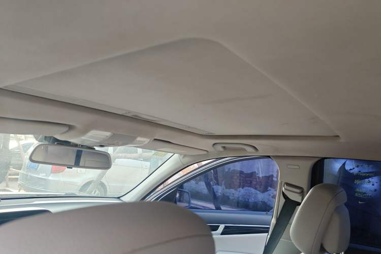 Used Mercedes-Benz C-Class 2010 C 180K Classic model Headliner