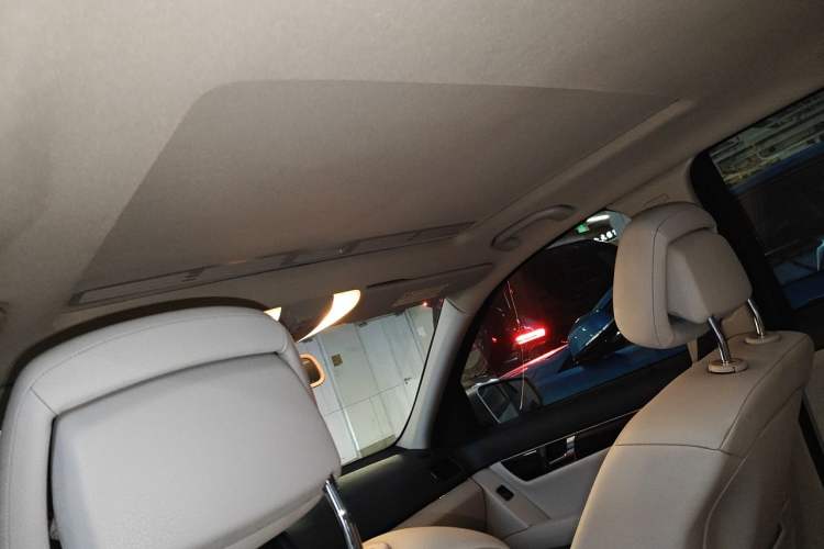Used Mercedes-Benz C-Class 2010 C 180K Classic model Headliner