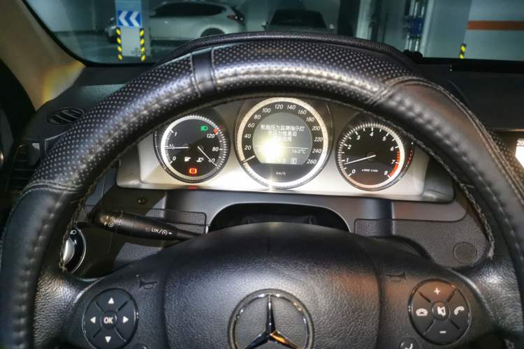 Used Mercedes-Benz C-Class 2010 C 200 CGI Fashion Model Instrument Cluster