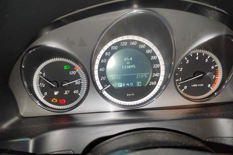 Used Mercedes-Benz C-Class 2010 C 200 CGI Fashion Model Instrument Cluster