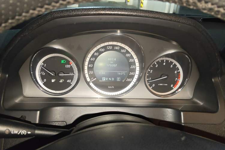 Used Mercedes-Benz C-Class 2010 C 200 CGI Fashion Model Instrument Cluster