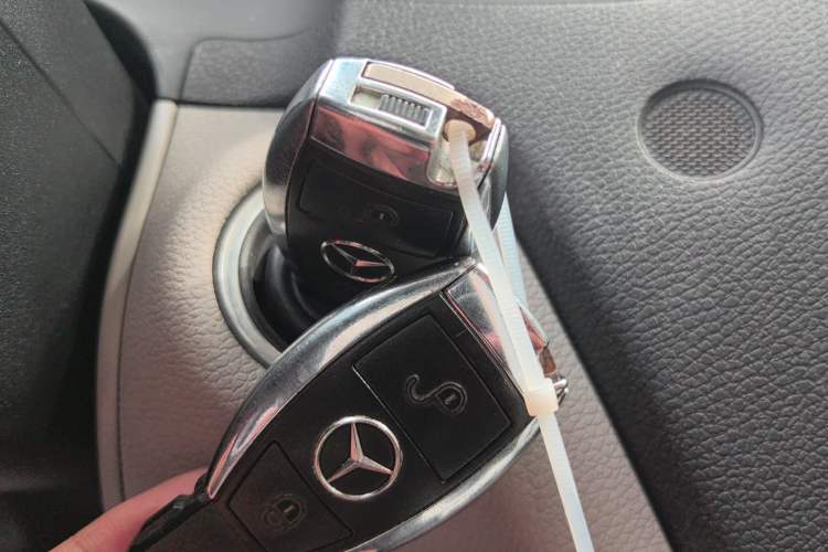 Used Mercedes-Benz C-Class 2010 C 200 CGI Estate Interior 1
