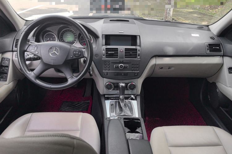 Used Mercedes-Benz C-Class 2010 C 200 CGI Estate Interior 2