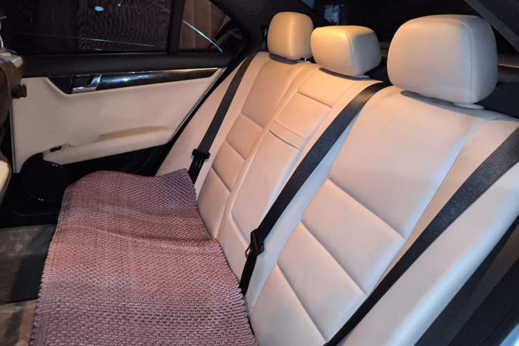 Used Mercedes-Benz C-Class 2010 C 200 CGI Fashion Model Left Rear Seat