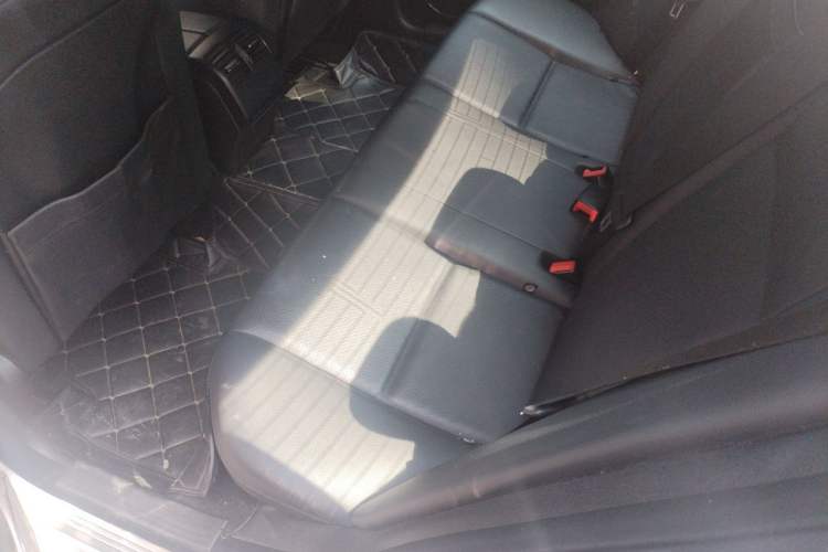Used Mercedes-Benz C-Class 2010 C 200 CGI Elegance Model Left Rear Seat