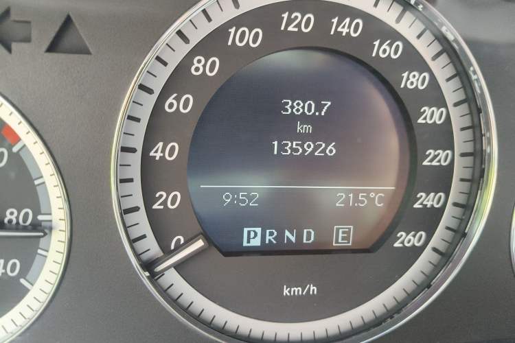 Used Mercedes-Benz C-Class 2010 C 180K Classic model Odometer Close Up