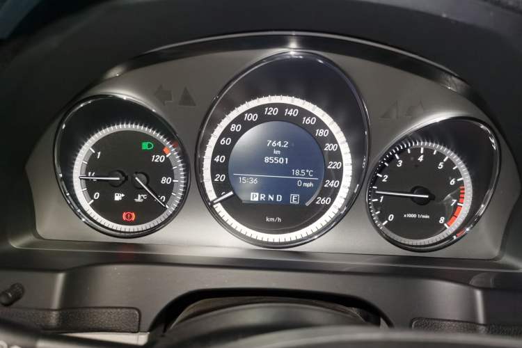 Used Mercedes-Benz C-Class 2010 C 200 CGI Fashion Model Odometer Close Up