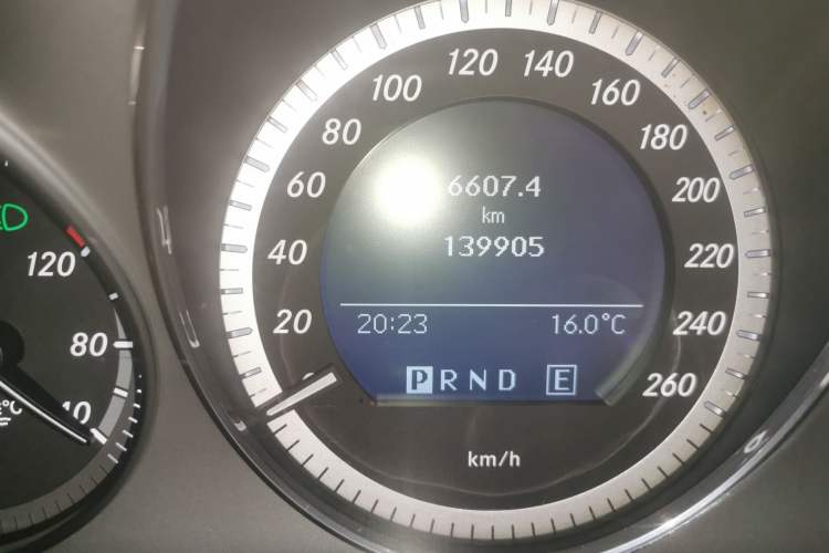 Used Mercedes-Benz C-Class 2010 C 200 CGI Fashion Model Odometer Close Up