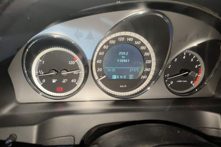Used Mercedes-Benz C-Class 2010 C 200 CGI Fashion Model Odometer Close Up