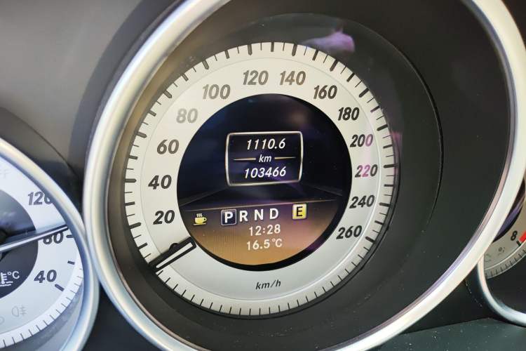Used Mercedes-Benz C-Class 2010 C 200 CGI Elegance Model Odometer Close Up