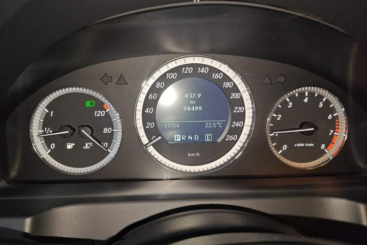 Used Mercedes-Benz C-Class 2010 C 180K Classic model Odometer Close Up