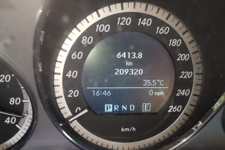 Used Mercedes-Benz C-Class 2010 C 200 CGI Fashion Model Odometer Close Up