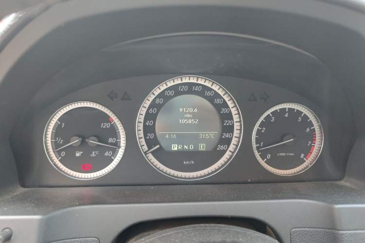 Used Mercedes-Benz C-Class 2010 C 180K Classic model Odometer Close Up