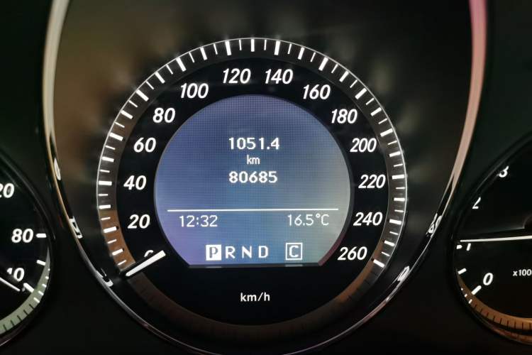 Used Mercedes-Benz C-Class 2010 C 300 Estate Odometer Close Up