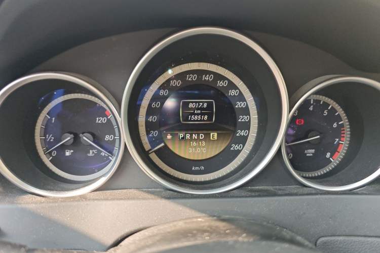 Used Mercedes-Benz C-Class 2010 C 180K Classic model Odometer Close Up
