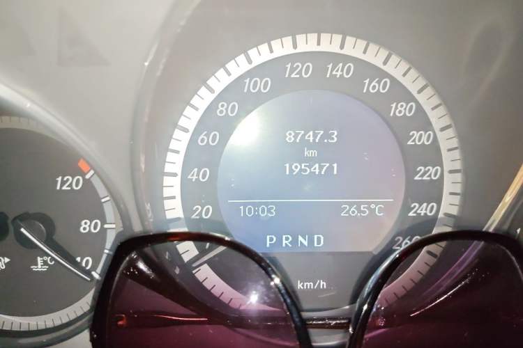 Used Mercedes-Benz C-Class 2010 C 200 CGI Fashion Model Odometer Close Up