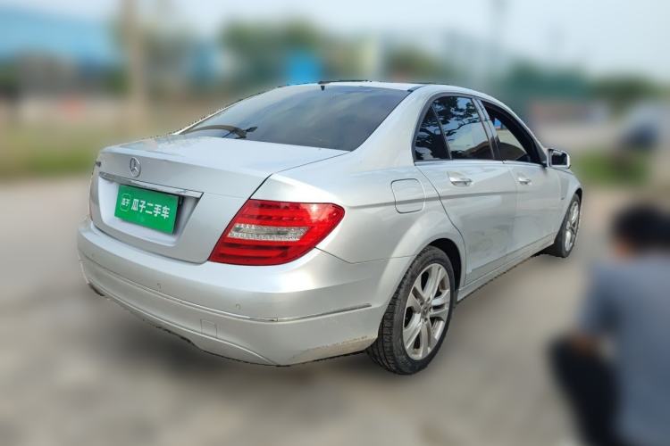 Used Mercedes-Benz C-Class 2010 C 200 CGI Fashion Model Rear Right 45 Deg