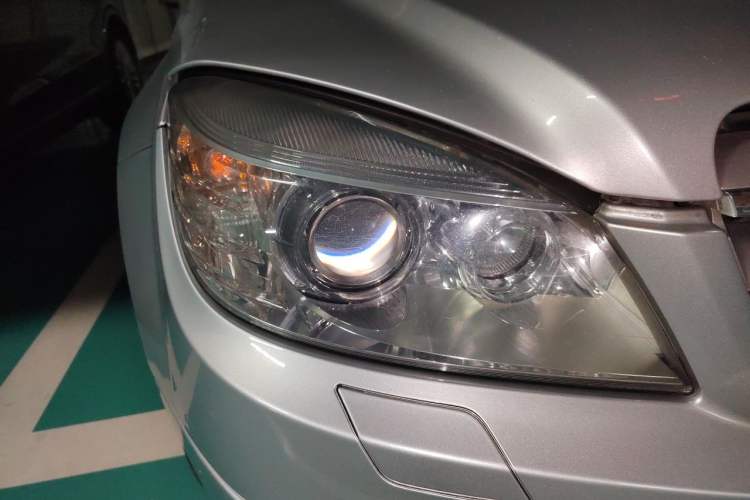 Used Mercedes-Benz C-Class 2010 C 200 CGI Fashion Model Right Front Headlight