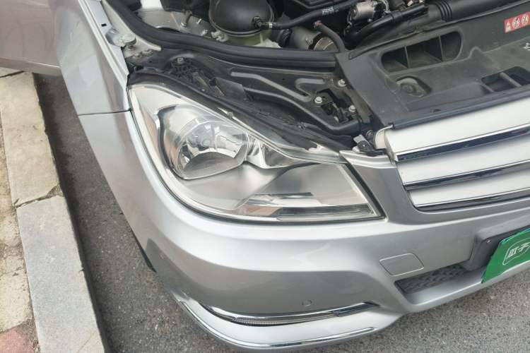 Used Mercedes-Benz C-Class 2010 C 260 CGI Fashion Model Right Front Headlight