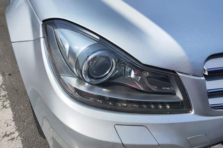 Used Mercedes-Benz C-Class 2010 C 200 CGI Elegance Model Right Front Headlight
