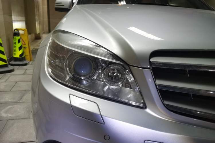 Used Mercedes-Benz C-Class 2010 C 300 Estate Right Front Headlight